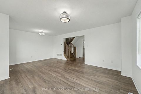 Photo 30 at 370 Timberland Gate, GO Glenorchy, Oakville