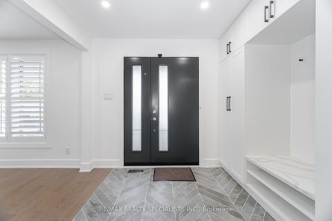 Photo 5 at 29 Norfield Crescent, Old Rexdale, Toronto