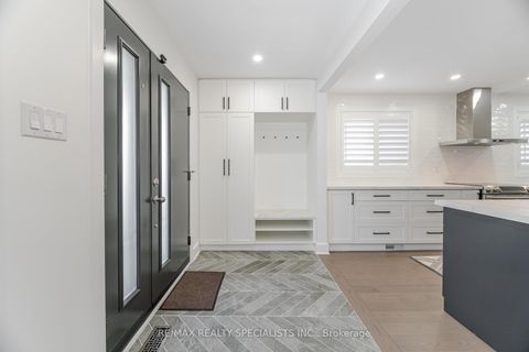 Photo 6 at 29 Norfield Crescent, Old Rexdale, Toronto