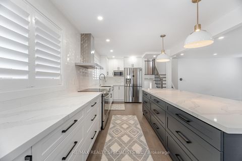 Photo 9 at 29 Norfield Crescent, Old Rexdale, Toronto