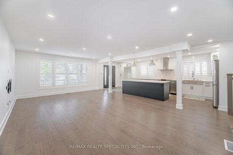 Photo 13 at 29 Norfield Crescent, Old Rexdale, Toronto