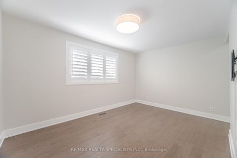 Photo 18 at 29 Norfield Crescent, Old Rexdale, Toronto