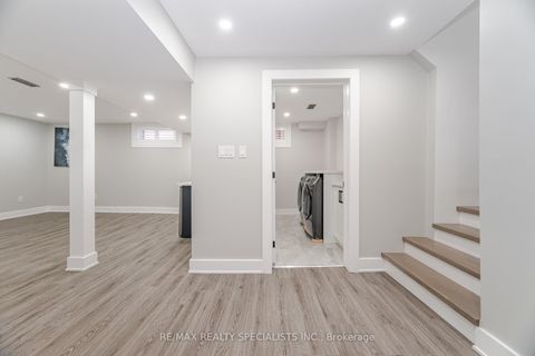 Photo 37 at 29 Norfield Crescent, Old Rexdale, Toronto