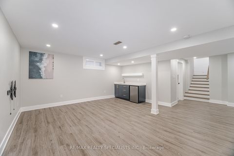 Photo 38 at 29 Norfield Crescent, Old Rexdale, Toronto