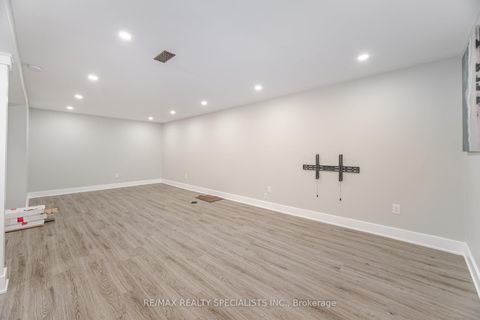 Photo 40 at 29 Norfield Crescent, Old Rexdale, Toronto