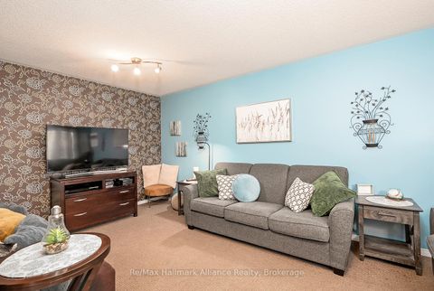 Photo 7 at 2411 East Gate Crescent, RO River Oaks, Oakville