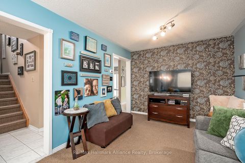 Photo 10 at 2411 East Gate Crescent, RO River Oaks, Oakville