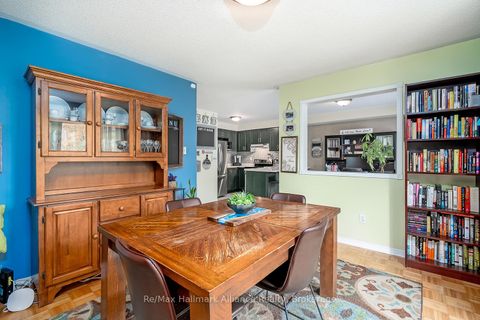 Photo 12 at 2411 East Gate Crescent, RO River Oaks, Oakville