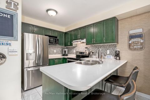 Photo 13 at 2411 East Gate Crescent, RO River Oaks, Oakville