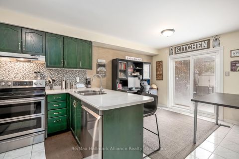 Photo 15 at 2411 East Gate Crescent, RO River Oaks, Oakville