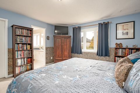 Photo 21 at 2411 East Gate Crescent, RO River Oaks, Oakville