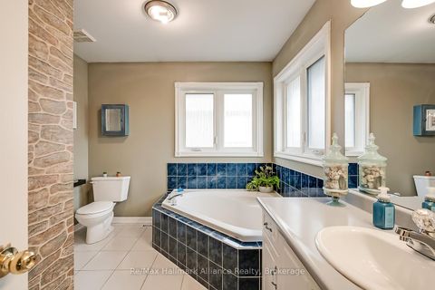 Photo 23 at 2411 East Gate Crescent, RO River Oaks, Oakville