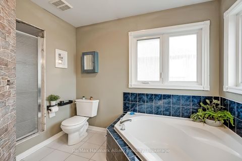 Photo 24 at 2411 East Gate Crescent, RO River Oaks, Oakville