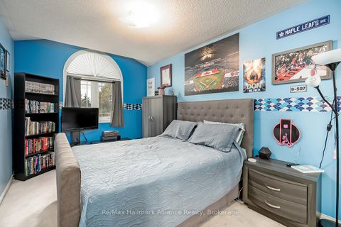 Photo 25 at 2411 East Gate Crescent, RO River Oaks, Oakville