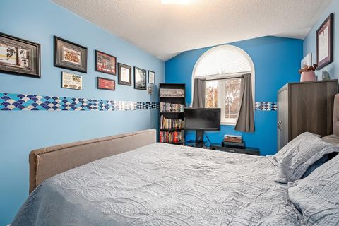 Photo 26 at 2411 East Gate Crescent, RO River Oaks, Oakville