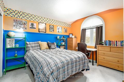 Photo 27 at 2411 East Gate Crescent, RO River Oaks, Oakville