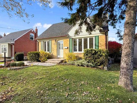 Photo 2 at 74 Goulding Avenue, Newtonbrook West, Toronto