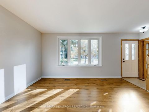 Photo 4 at 74 Goulding Avenue, Newtonbrook West, Toronto