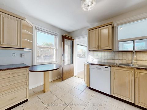 Photo 11 at 74 Goulding Avenue, Newtonbrook West, Toronto