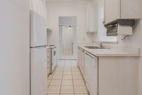 Photo 8 at 115 - 88 Grandview Way, Willowdale East, Toronto