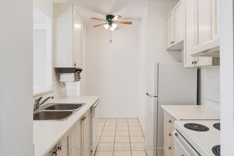 Photo 9 at 115 - 88 Grandview Way, Willowdale East, Toronto