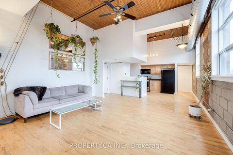 Photo 1 at 403 - 426 Queen Street E, Moss Park, Toronto