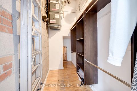 Photo 12 at 403 - 426 Queen Street E, Moss Park, Toronto