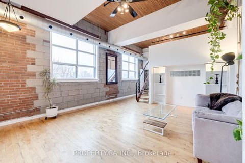 Photo 13 at 403 - 426 Queen Street E, Moss Park, Toronto
