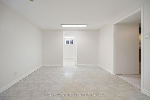 Photo 26 at 17 Madron Crescent, York University Heights, Toronto