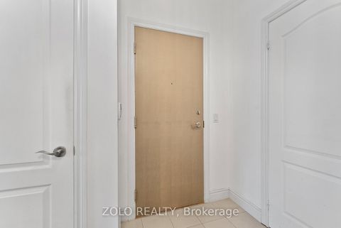 Photo 2 at 113 - 319 Merton Street, Mount Pleasant West, Toronto