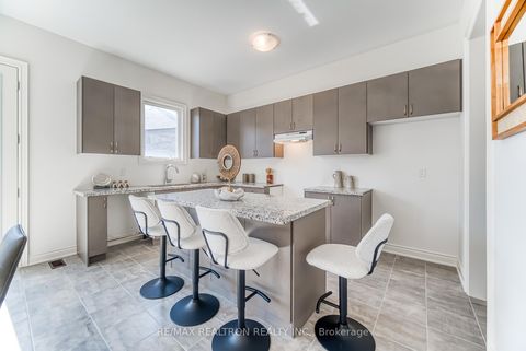 Photo 19 at 73 Current Drive, Rural Richmond Hill, Richmond Hill