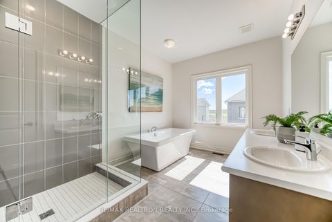 Photo 31 at 73 Current Drive, Rural Richmond Hill, Richmond Hill