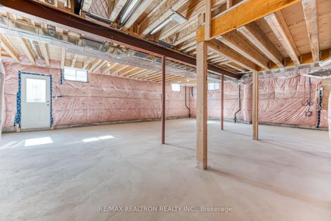 Photo 41 at 73 Current Drive, Rural Richmond Hill, Richmond Hill