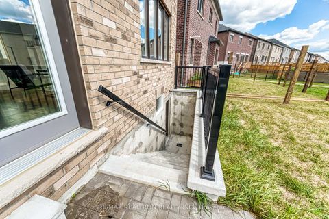 Photo 45 at 73 Current Drive, Rural Richmond Hill, Richmond Hill