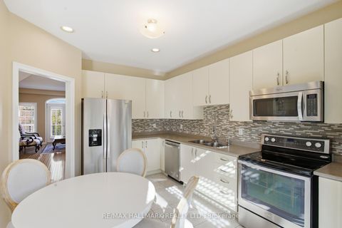 Photo 10 at 63 Snowy Meadow Avenue, Oak Ridges, Richmond Hill