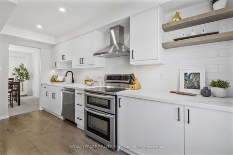 Photo 1 at 34 - 2272 Mowat Avenue, RO River Oaks, Oakville