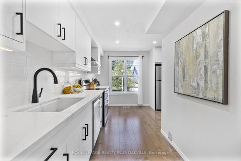 Photo 3 at 34 - 2272 Mowat Avenue, RO River Oaks, Oakville