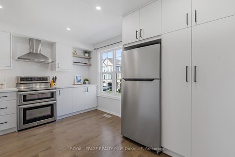 Photo 4 at 34 - 2272 Mowat Avenue, RO River Oaks, Oakville