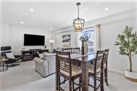 Photo 6 at 34 - 2272 Mowat Avenue, RO River Oaks, Oakville