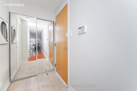 Photo 6 at 219 - 600 Queens Quay, Waterfront Communities C1, Toronto