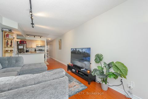 Photo 17 at 219 - 600 Queens Quay, Waterfront Communities C1, Toronto