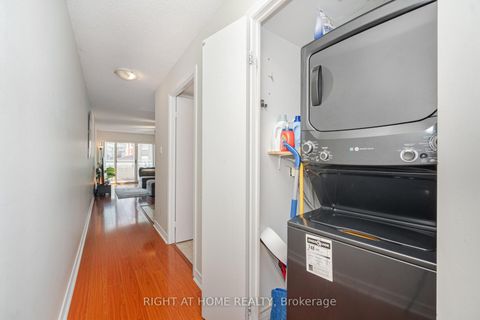 Photo 19 at 219 - 600 Queens Quay, Waterfront Communities C1, Toronto