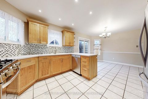 Photo 13 at 91 O'shaughnessy Crescent, Holly, Barrie