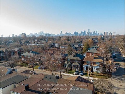 Photo 1 at 84 Kings Park Boulevard, East York, Toronto