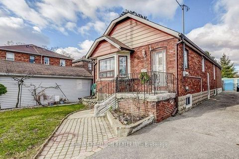 Photo 5 at 84 Kings Park Boulevard, East York, Toronto