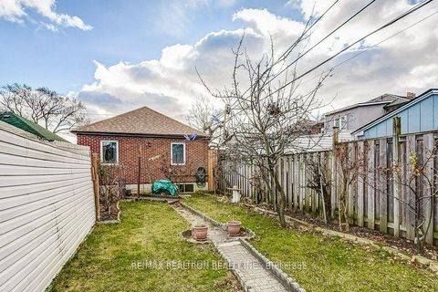 Photo 26 at 84 Kings Park Boulevard, East York, Toronto
