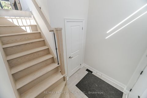 Photo 4 at 22 Pony Farm Drive, Richview, Toronto