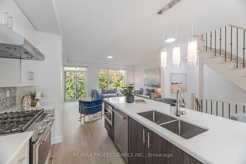 Photo 10 at 22 Pony Farm Drive, Richview, Toronto