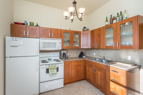 Photo 13 at 157 Argyle Street, Little Portugal, Toronto