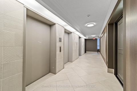 Photo 8 at 304 - 11 Townsgate Drive, Yorkhill, Vaughan